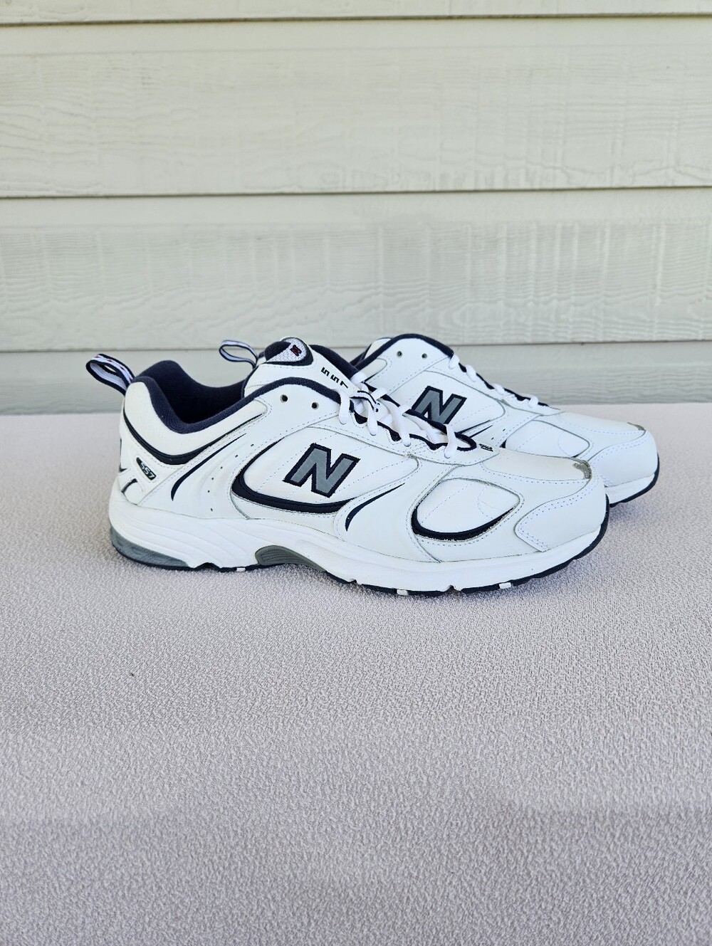 New Balance 557 Retro Sneaker Men SZ 10 White Navy Tie Athletic Shoe MW557LR